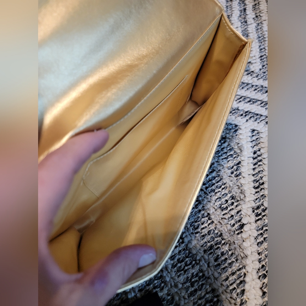 Pandora Gold Rare Retired Shine Clutch with Dustbag - Picture 4 of 8